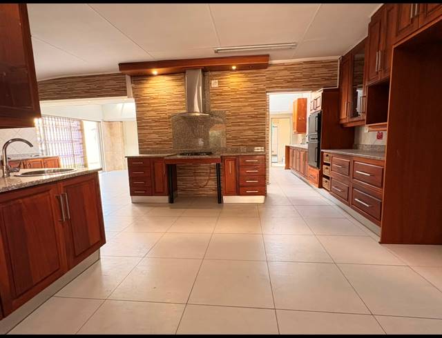 5 BEDROOM HOUSE FOR SALE IN SASOLBURG EXT 4